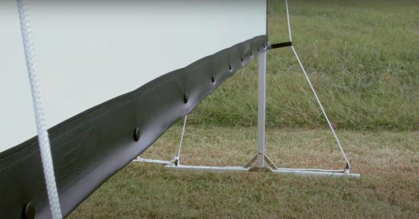 Elite Screens Yard Master 2 draagbaar scherm voor presentaties