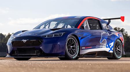 Ford onthult een volledig elektrisch NASCAR-prototype geïnspireerd op de Mustang Mach-E