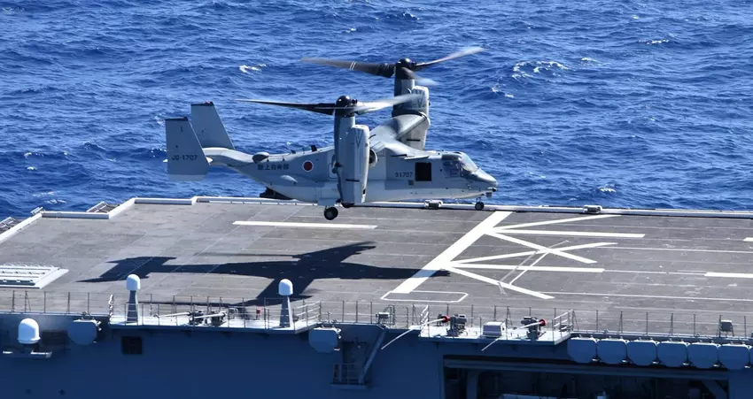 Amerikaanse V-22 Osprey cabriolet landde voor het eerst in de geschiedenis op een helikopterdekschip van de Japanse Maritime Self-Defence Force