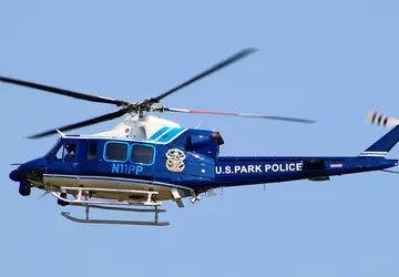 Bell 412EP helikopter lanceert Hero-120 kamikaze ...