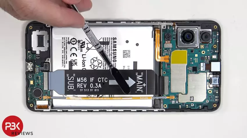 PBKreviews: Galaxy F56 5G blijkt een van de meest reparabele smartphones van Samsung te zijn - score 9 uit 10