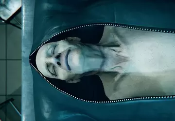 De deuren van het mortuarium staan ...