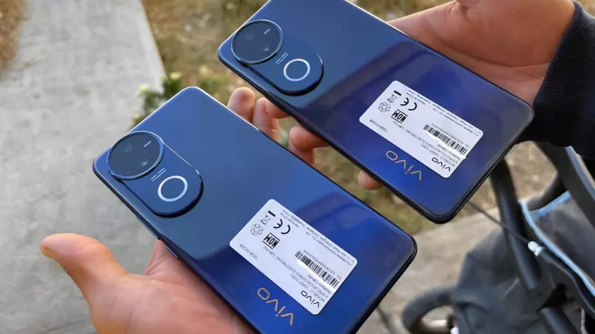 De Vivo V50 smartphone is opgedoken in echte foto's die de echte specificaties onthullen