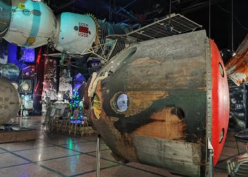 Spoetnik, Lunokhod en levensgroot baanstation: fotoreportage ...