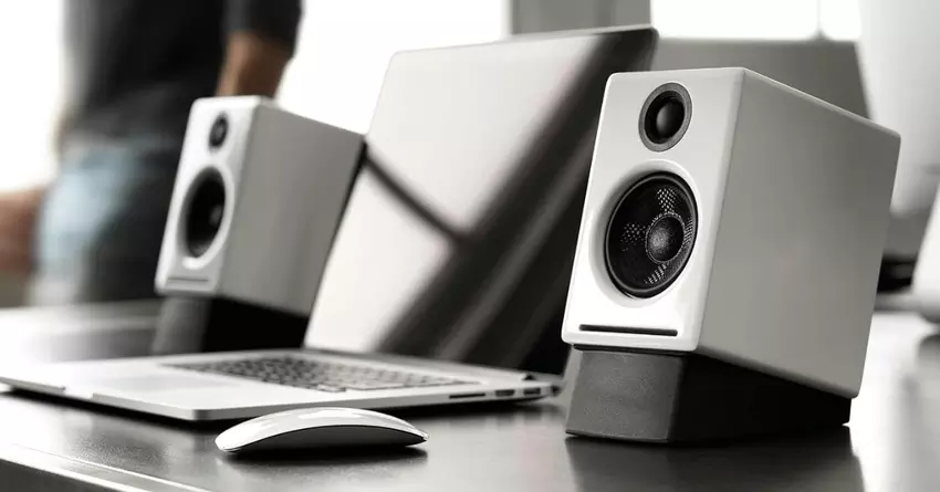 Boekenplank luidsprekers