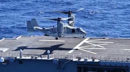 Amerikaanse V-22 Osprey cabriolet landde voor het eerst in de geschiedenis op een helikopterdekschip van de Japanse Maritime Self-Defence Force