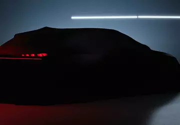 Eerst een stationwagon, dan een sedan: ...