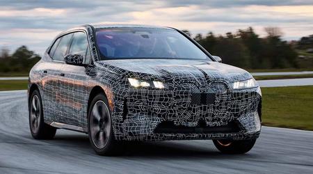 De vernieuwde BMW iX belooft een nieuwe 'voorkant', comfortabelere stoelen en een grotere actieradius