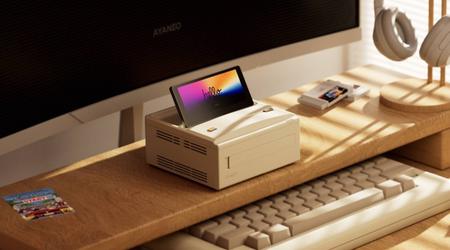 Ayaneo heeft een vernieuwde versie van de AM01S mini-PC onthuld met een ontwerp dat doet denken aan computers uit de jaren '80.