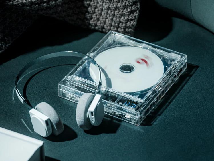 ClearFrame transparante CD-speler voor hipsters en ...