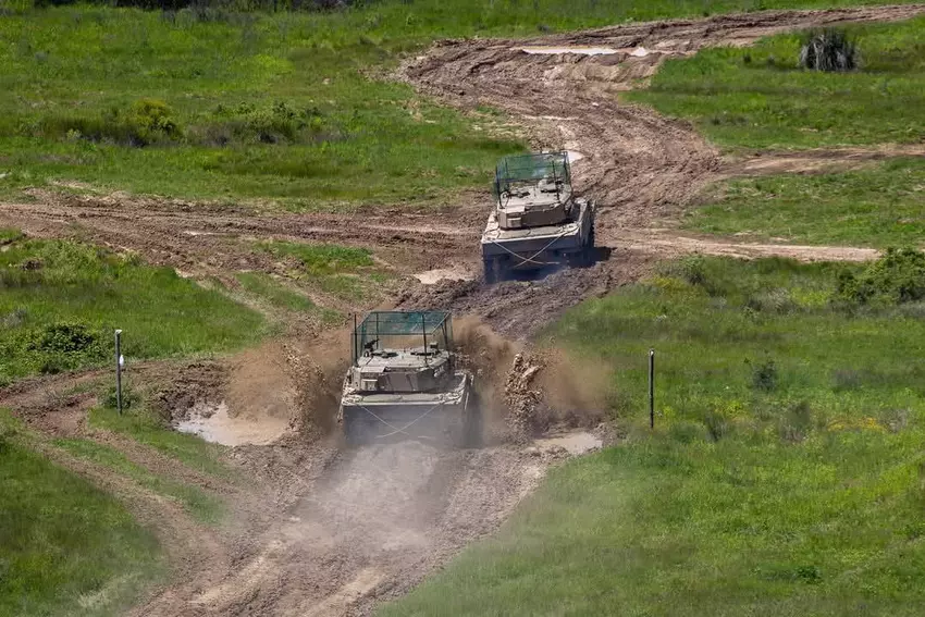 Slowaakse Leopard 2A4 tanks met anti-drone grills