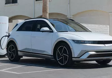 Hyundai schenkt Tesla Supercharger adapters: wie ...