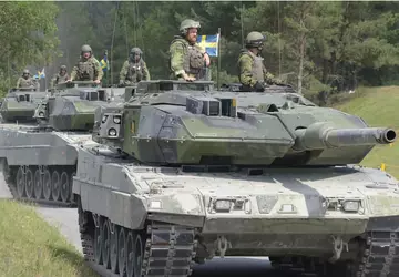 Zweden heeft 10 Stridsvagn 122 tanks ...