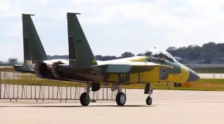 Boeing hoopt eind november het eerste verbeterde F-15EX Eagle gevechtsvliegtuig in definitieve configuratie aan de Amerikaanse luchtmacht te overhandigen - leveringen met een jaar vertraagd
