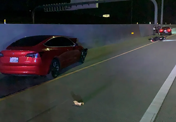 Tesla bestuurder beschuldigd van doodrijden motorrijder ...