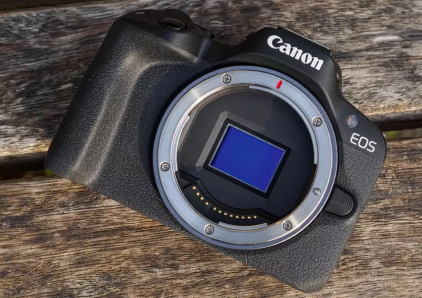 Canon EOS R50 vlogging camera test