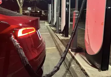 Tesla introduceert anti-vandalisme bescherming bij Supercharger ...