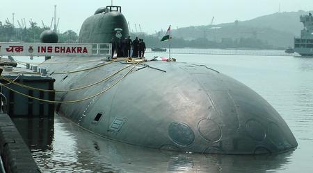 De Russen willen een 785 miljoen dollar kostende kernraketonderzeeër slopen die India wegens motorproblemen heeft teruggegeven zonder het einde van het leasecontract af te wachten.