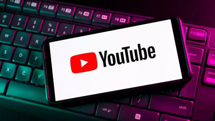 YouTube-gebruikers klagen over reclames die meer dan twee uur duren en onmogelijk over te slaan zijn