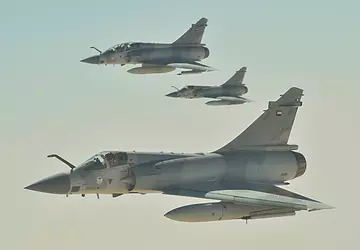 Franse Mirage 2000-5F gevechtsvliegtuigen vernietigen een ...