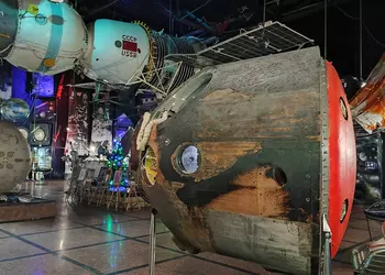 Spoetnik, Lunokhod en levensgroot baanstation: fotoreportage ...