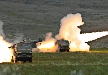 100% succes - HIMARS vernietigt vier ...