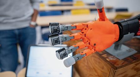 Doorbraak in robotica: wetenschappers hebben samen met Honda een sensor ontwikkeld die lijkt op de menselijke huid - hiermee kunnen mensachtige robots worden verbeterd