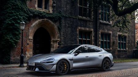 Xiaomi heeft de SU7 Ultra elektrische auto onthuld in een elegante Space Silver kleur