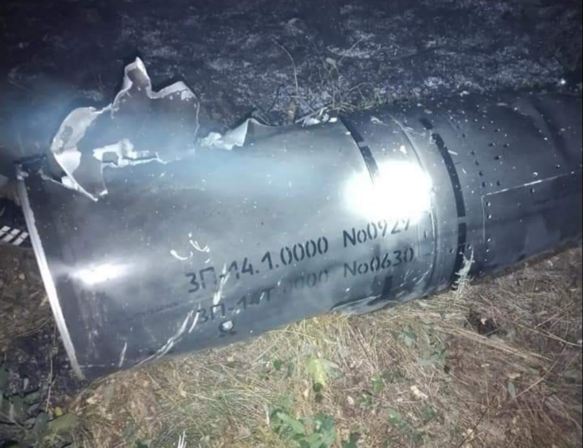 Een neergestorte Kalibr kruisraket, 2022. Illustratie: VLIEGTUIG VAN DE OEKRAÏENSE STRIJDKRACHTEN