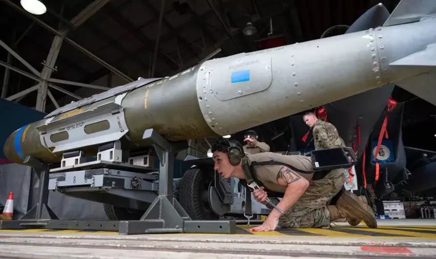 Boeing ontving bijna $7,5 miljard voor de productie van JDAM-kits, inclusief $228,8 miljoen voor buitenlandse klanten.