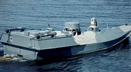 Russen laten schepen langs de Kertsj-brug vollopen om zich te verdedigen tegen Oekraïense maritieme drone-aanvallen