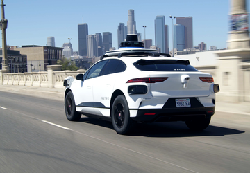 Waymo lanceert betaalde robottaxi's in Los ...