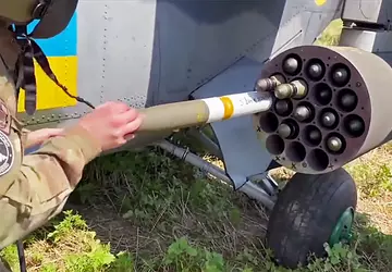 De Oekraïense strijdkrachten toonden het laden ...