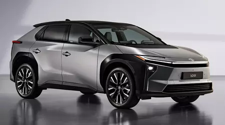 Toyota vernieuwt zijn bZ4X elektrische crossover: laadt sneller op, gaat verder, trekt meer