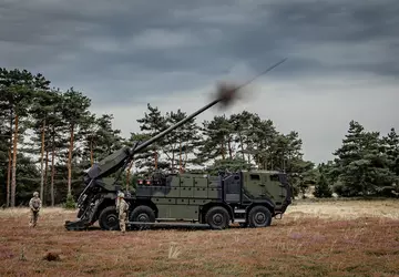 Franse zelfrijdende artillerie-eenheid Caesar krijgt AI-vuurbesturingssysteem