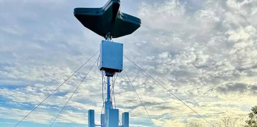 Het Oekraïense bedrijf Kvertus heeft een MS Azimuth systeem ontwikkeld dat Russische UAV's kan detecteren binnen een straal van 15 kilometer.