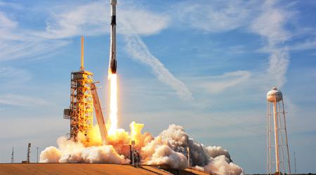 SpaceX annuleert lancering Starlink-satelliet 16 seconden voor lancering vanwege risico op verlies van eerste trap van Falcon 9-raket