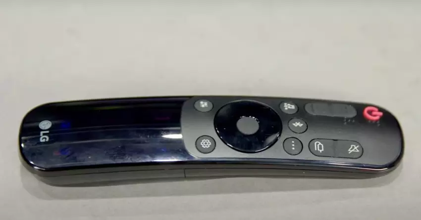 LG SP9YA geluidsbalk onder 1000