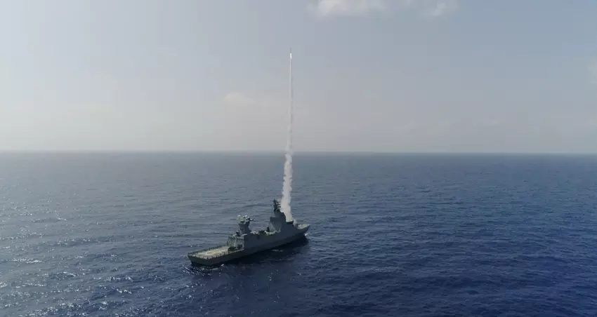 Israël toont afvuurtest van op schip gebaseerd C-Dome luchtverdedigingssysteem voor het onderscheppen van kruisraketten en drones