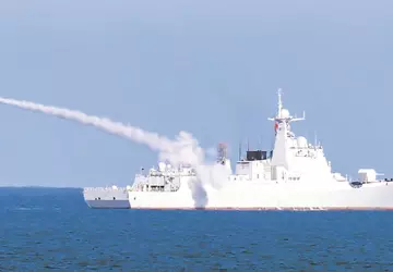 China heeft een Type 052DL-klasse destroyer ...