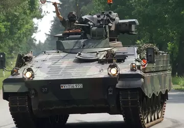 Marder BMP's, artilleriegranaten, RQ-35 Heidrun UAV's ...