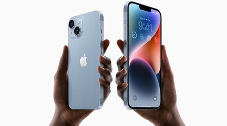 In China liep een vrouw een Apple Store binnen, beet met haar tanden in de beveiligingskabel en stal een iPhone 14 Plus omdat de prijs haar niet beviel