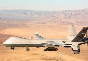 Een Russisch gevechtsvliegtuig heeft een Amerikaanse ...