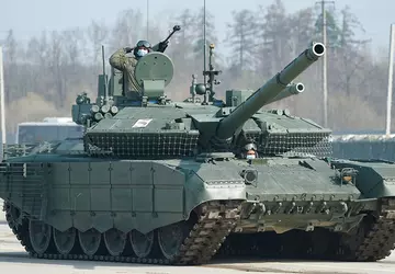 Oekraïense drones vernietigen verbeterde Russische T-90M ...