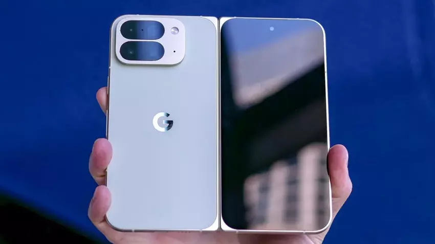 Google Pixel 10 Pro opvouwbare telefoon in boekstijl