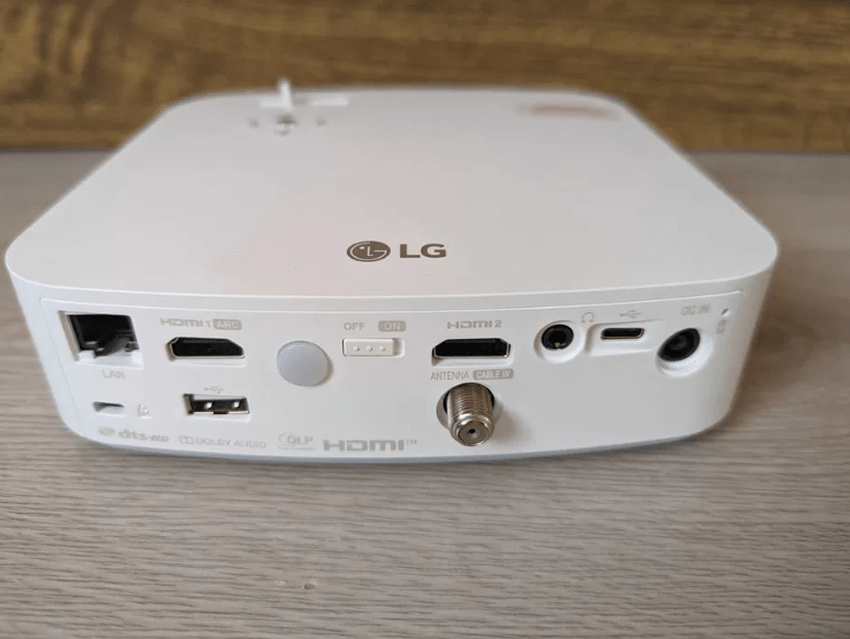 LG PF50KA vs LG PF610P