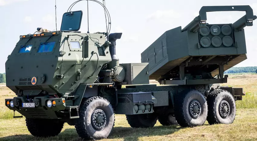 Polen keurt raamovereenkomst goed voor de aankoop van 486 M142 HIMARS draagraketten