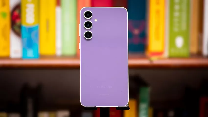 Samsung Galaxy S23 FE heeft gestart met het ontvangen van de nieuwe One UI 7.0 firmware, maar momenteel alleen in Zuid-Korea