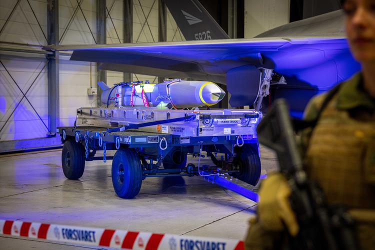Noorwegen ontvangt eerste Joint Strike Missile ...