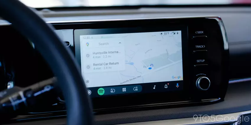 Nieuw Google Maps-ontwerp in Android Auto: de kaart staat nu in het midden van het scherm